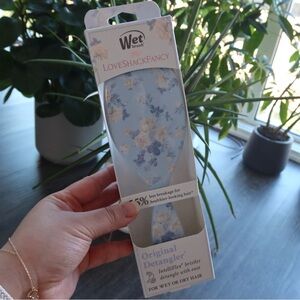 Wet Brush x LoveShackFancy Original Detangler, Everblooming Rosettes